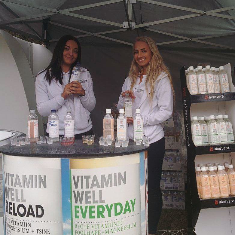Vaatamata väikesele vihmale on Vitamin Welli telgis päikeselised tüdrukud! Tule meile külla! ;) #vitaminwell #vitaminwelleesti #upgrade #grillfest